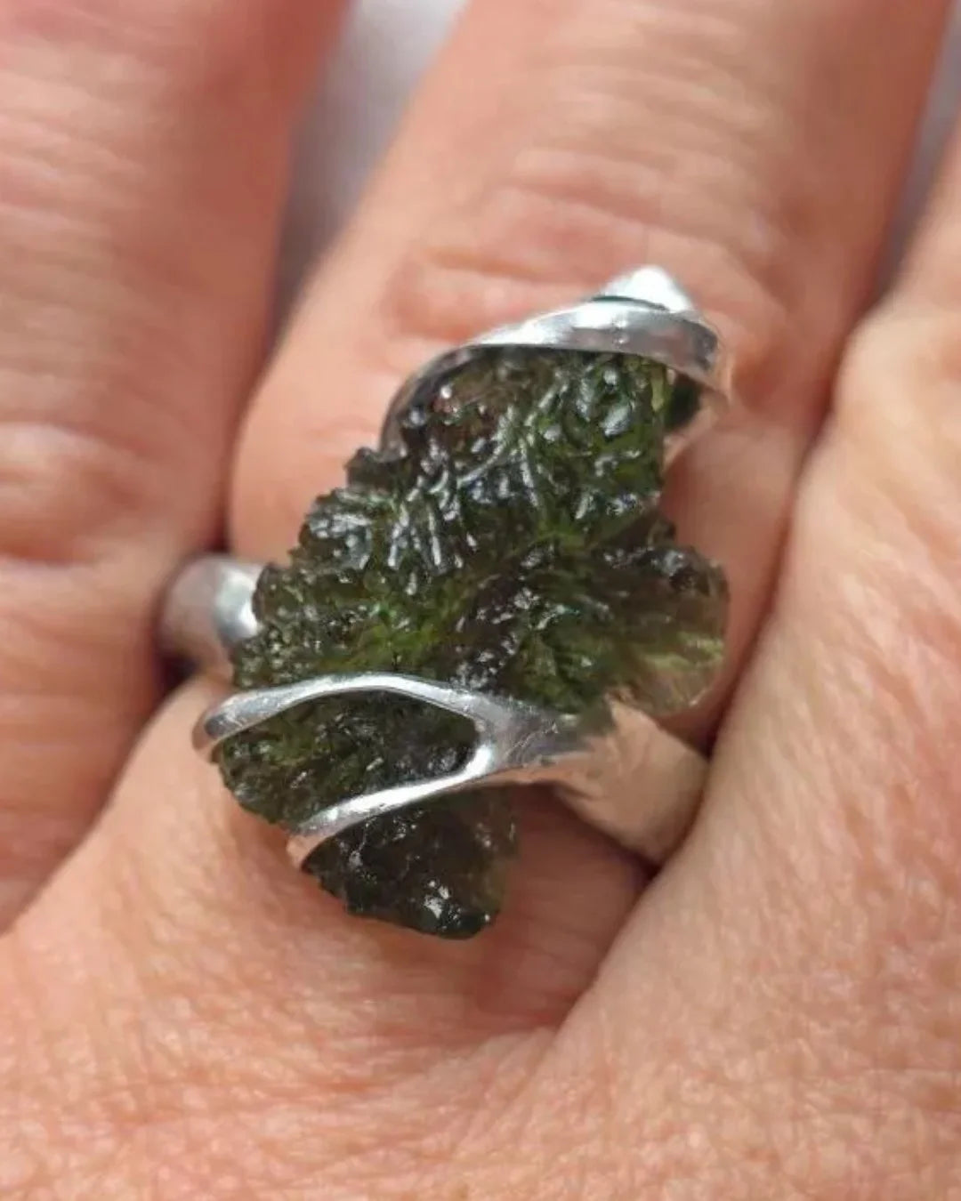 adjustable ring with a genuine 1.77 g raw moldavite from Nesměň in a lead-free tin setting