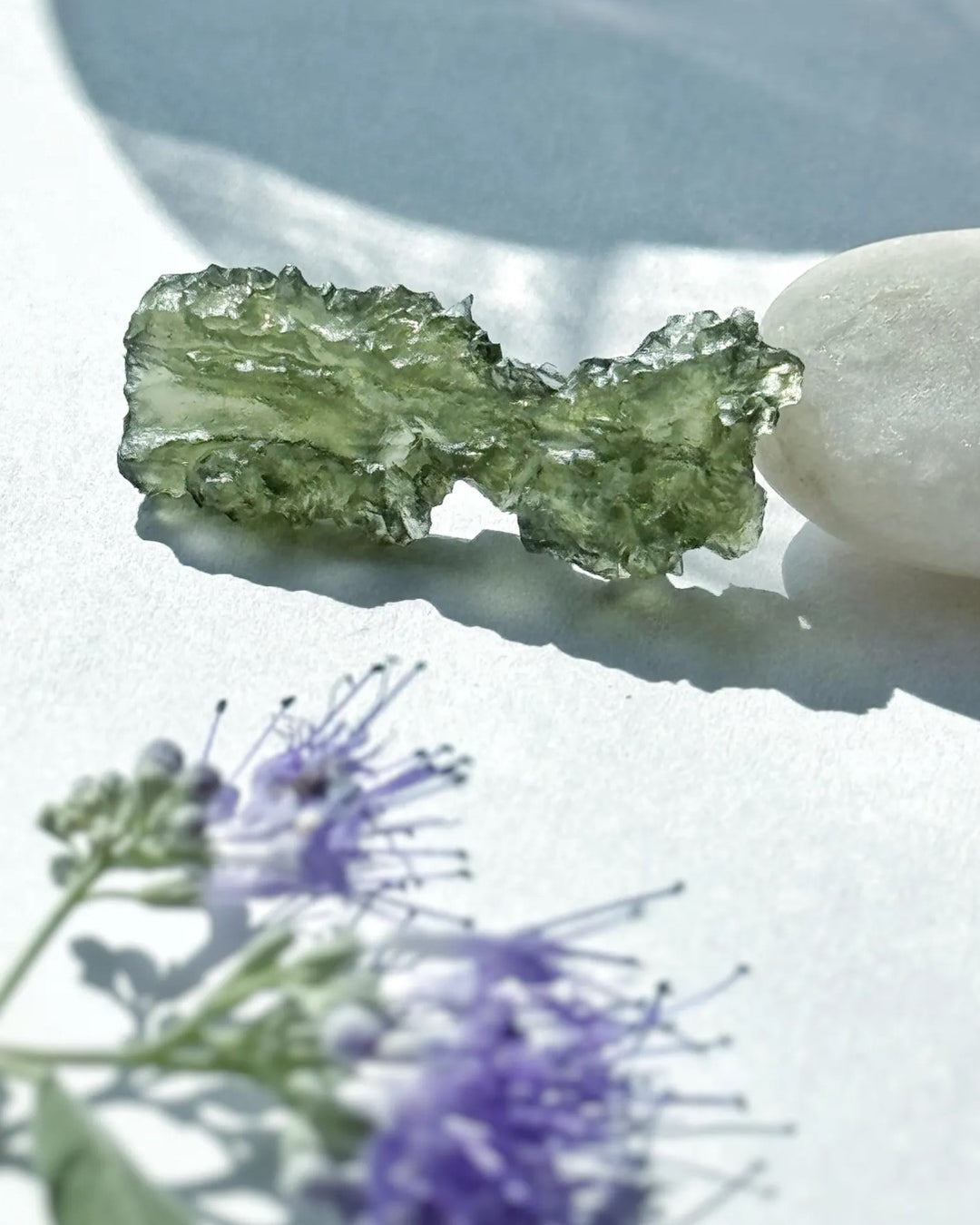 Natural green Ježkovna moldavite from Besednice, 3.9g, with a sculpted surface