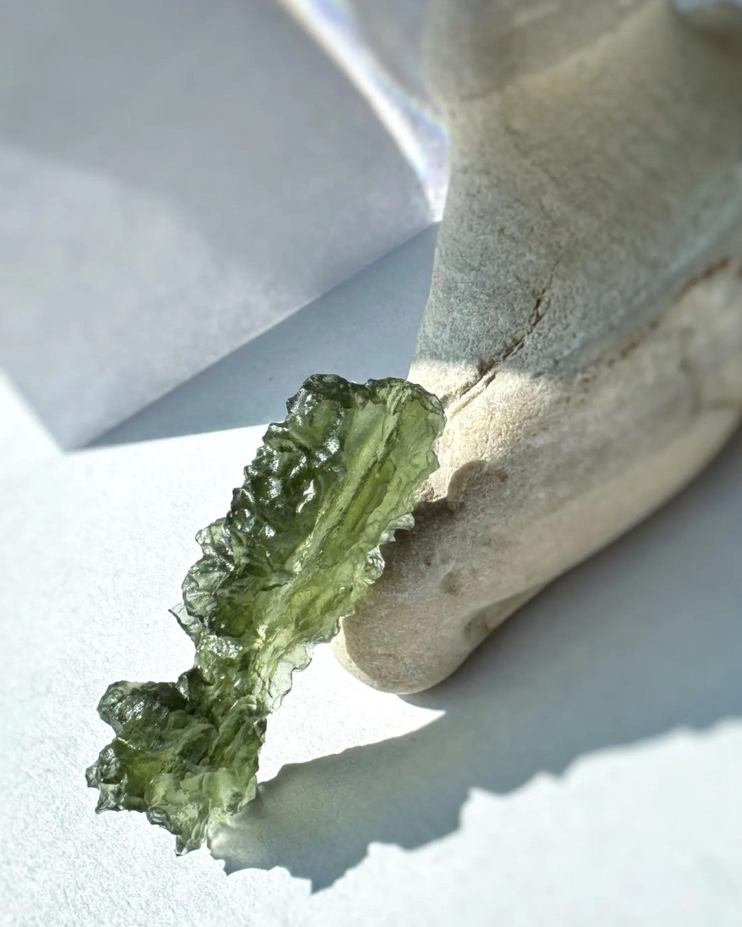 Natural green Ježkovna moldavite from Besednice, 3.9g, with a sculpted surface